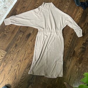 Gilli midi, ribbed knit dress size Large in khaki